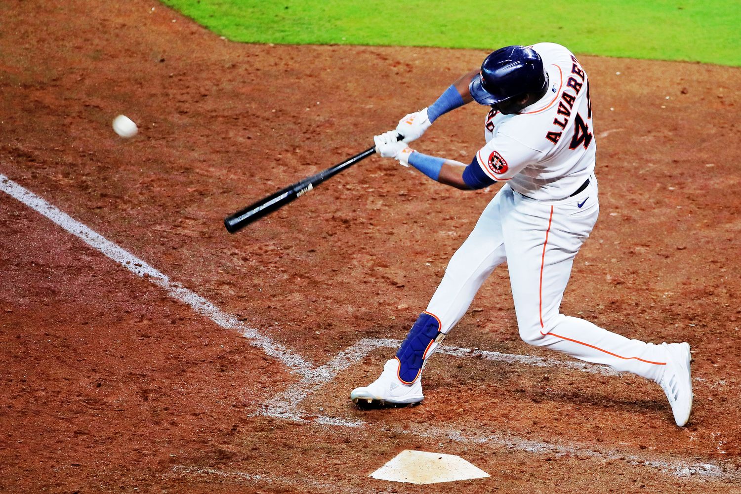 Astros slugger Yordan Alvarez hits a walk-off three-run homer in Game 1 of the 2022 ALDS.